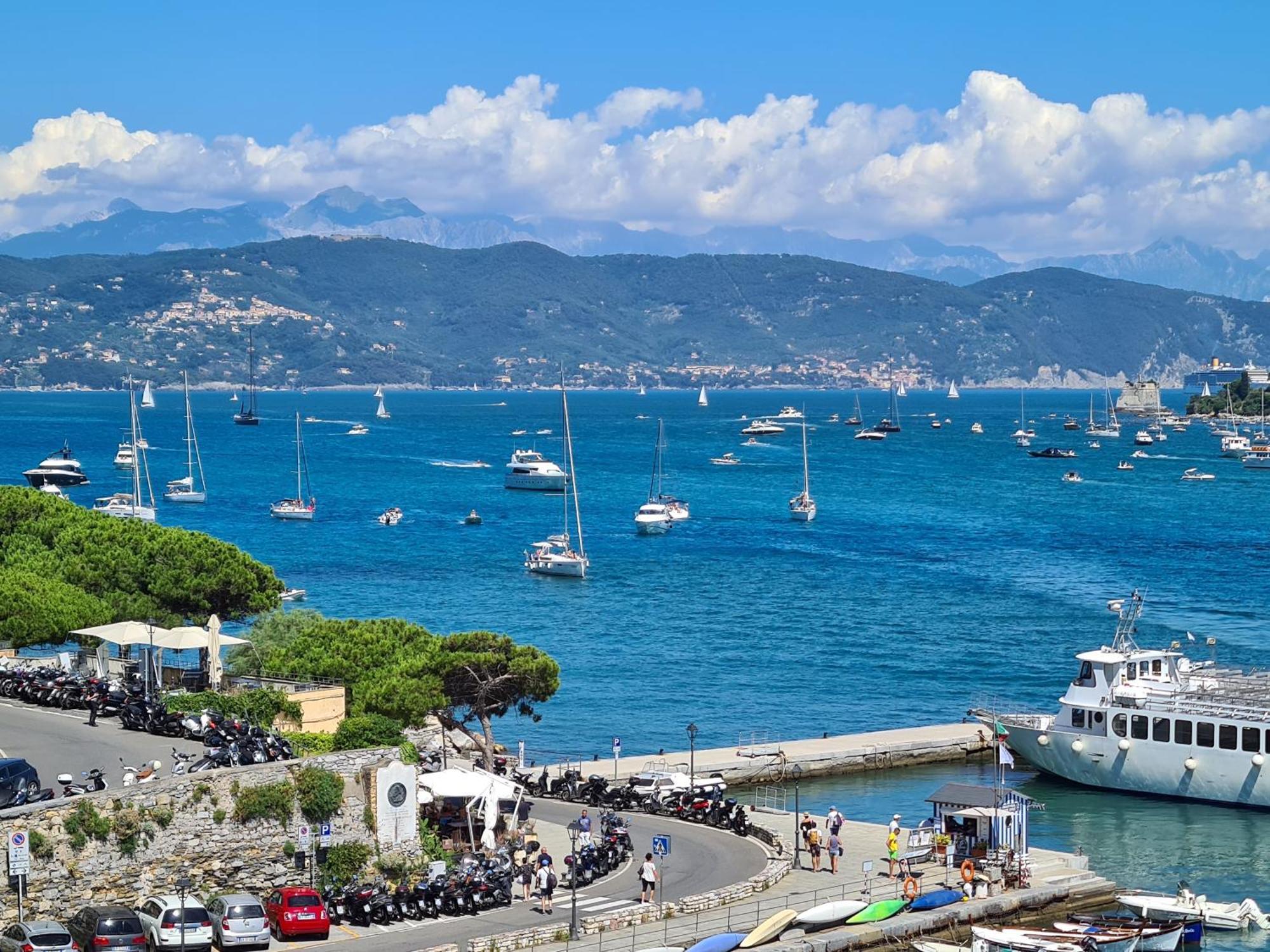 Vicolo Apartment, Pedestrian Centre, 2Bdr, 2,5 Bth, Aircondo, Private Parking, Easy To Train And Ferries, City Life La Spezia Exterior photo