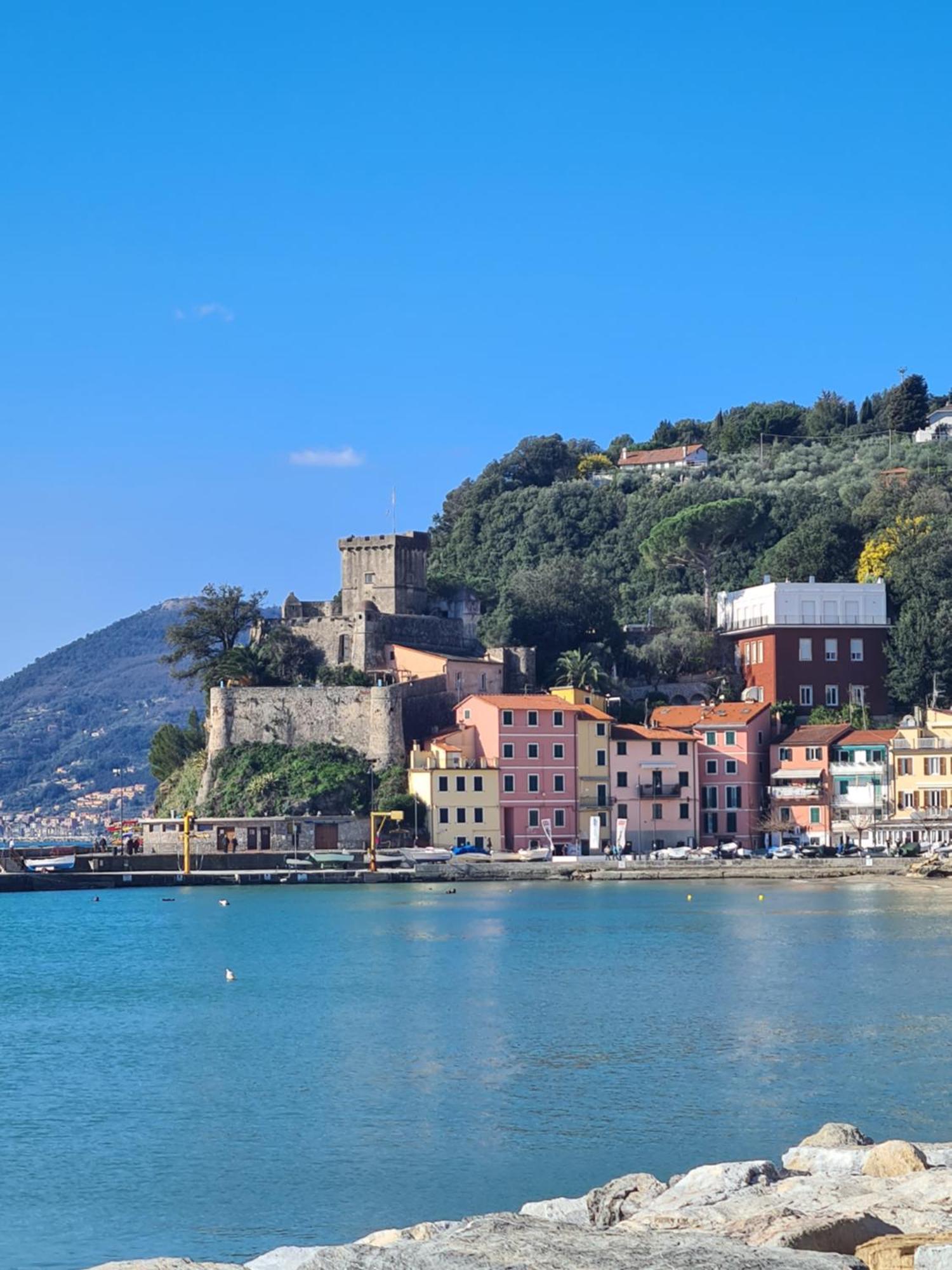 Vicolo Apartment, Pedestrian Centre, 2Bdr, 2,5 Bth, Aircondo, Private Parking, Easy To Train And Ferries, City Life La Spezia Exterior photo